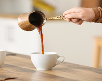 Esse é o horário que você deve tomar a última xícara de café do dia se quiser dormir bem a noite