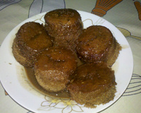 Bolo de caneca com cobertura