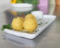 Bolinho de mandioca com recheio