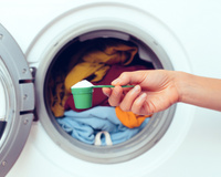 Veja por que você sempre deve usar sal ao lavar roupas coloridas