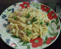 Macarrão cremoso cozido com leite