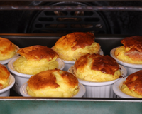 Suflê de queijo simples: o truque infalível para a receita não murchar depois do forno