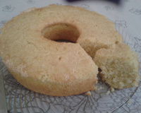 Bolo de mandioca com coco