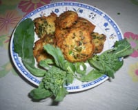 Bolinho de arroz com brócolis