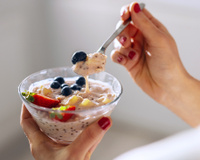 Seu iogurte parece aguado? Veja o que isso realmente significa e descubra se esse líquido é rico em nutrientes