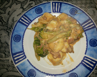 Macarrão de capeletti com brócolis ao molho rosé