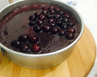 Torta de cream cheese com geleia de jabuticaba