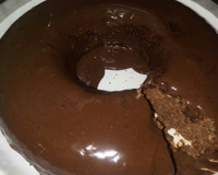 Bolo de banana com aveia e chocolate