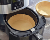Sou especialista em air fryer e garanto: “O papel manteiga não é uma dádiva de Deus para o cozimento, é melhor evitá-lo”.
