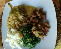 Canjiquinha de milho com costelinha de porco