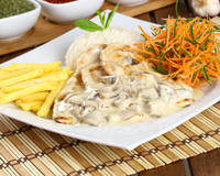 Estrogonofe de frango com cream cheese