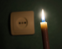 Acabou a luz em casa? Isso é o que os especialistas dizem que você deve fazer