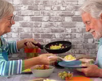 Atenção terceira idade: é por isso que vocês devem adicionar os ovos à alimentação