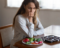 Dietas mirabolantes para emagrecer no fim de ano podem causar diversos prejuízos, alerta médico especialista