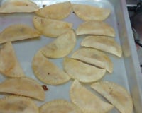 Pastel assado feito com massa de fritar