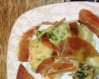 Risoto de parma, queijo brie e geleia de damasco