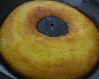 Bolo de laranja com calda de laranja