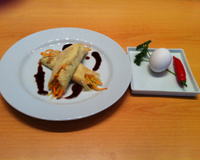 Panqueca de ovos com recheio vegetariano