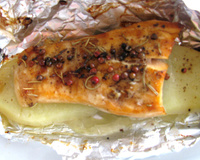 Salmão no forno embrulhadinho