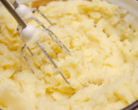 Nem todo purê é feito com leite: veja o que usar em cada tipo de purê