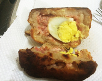 Calabresa com recheio de ovo de codorna