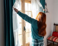 Não são as cortinas: esse item de decoração do quarto é o responsável por gerar o maior acúmulo de poeira e sujeira
