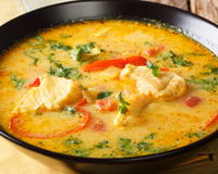 Moqueca de merluza simples: como fazer um prato rico em sabor gastando muito pouco