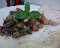 Antepasto delicioso de berinjela