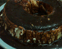 Sorvete de creme com cobertura de chocolate