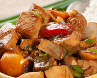 Frango xadrez simples e delicioso para variar o cardápio: receita chinesa é fácil de fazer e todo mundo gosta