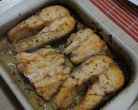 Salmão assado à provençal