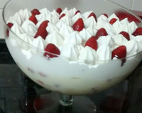 Merengue de morango com suspiro