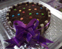 Bolo de chocolate meio amargo com amendoim