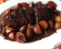 Carne assada ao molho de cerveja preta: confira essa receita incrível