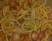 O suculento macarrão com salsicha