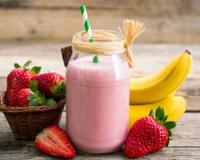 Pense duas vezes antes de colocar banana no smoothie: uso da fruta na bebida pode ser um erro, alerta a ciência