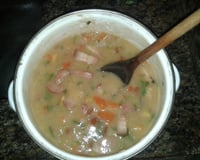 Caldo de aipim de calabresa e bacon