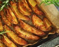 Não cozinhe a batata na água antes: assim ela fica macia por dentro e crocante por fora