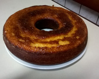 Bolo de laranja com cobertura de calda
