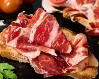 Muita gente está substituindo a manteiga da torrada por café e raspas de laranja. E, por mais estranho que pareça, faz sentido