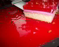 Bolo gelatinado de morango