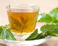 Chá anti-inflamatório e natural que alivia dores nas articulações e melhora a saúde dos rins