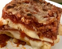Lasanha bolonhesa ao molho branco