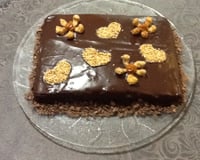 Bolo fácil chocolate com recheio de castanha de caju