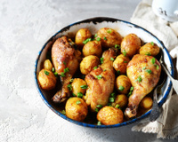 Dá para fazer frango assado na panela de pressão! Duvida? Veja a receita super-rápida no TudoGostoso