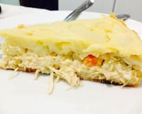 Torta de frango com creme de leite e mussarela