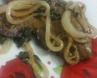 Bife de fígado acebolado