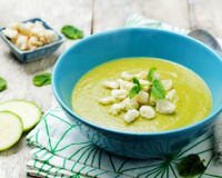 Caldo de mandioquinha com espinafre