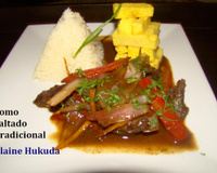 Lomo saltado (prato peruano)