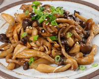 O truque infalível para fazer shimeji na manteiga igual de restaurante japonês é mais fácil do que você pensa